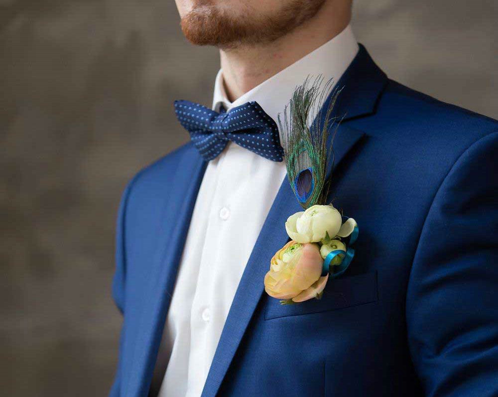 La tendance du costume bleu et slim La tendance du costume bleu et slim
