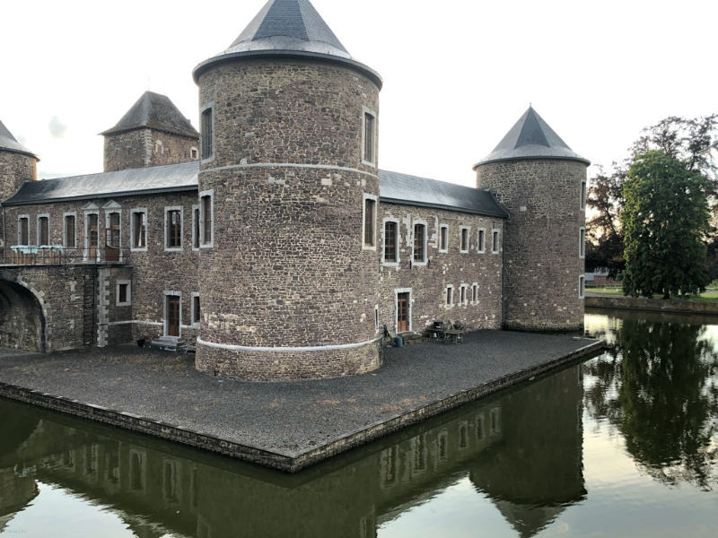 château de neuville en condroz Châteaux Domaines 4121 Neuville