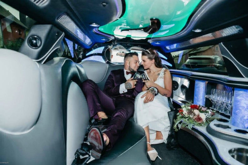 LUX LIMOUSINES