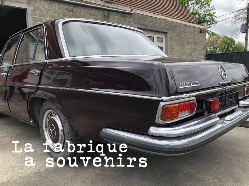 LA FABRIQUE A SOUVENIRS