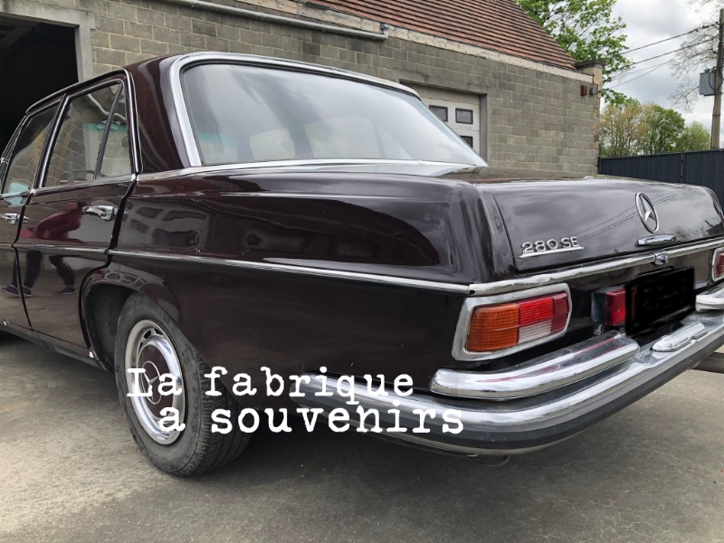 LA FABRIQUE A SOUVENIRS